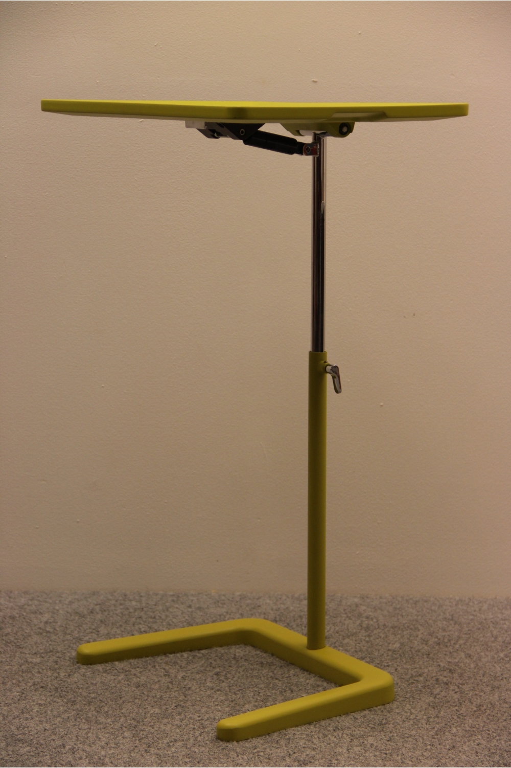 开云（中国） - 桌几|茶几/边几|办公家具|设计师家具|嵌套可升降托盘角几